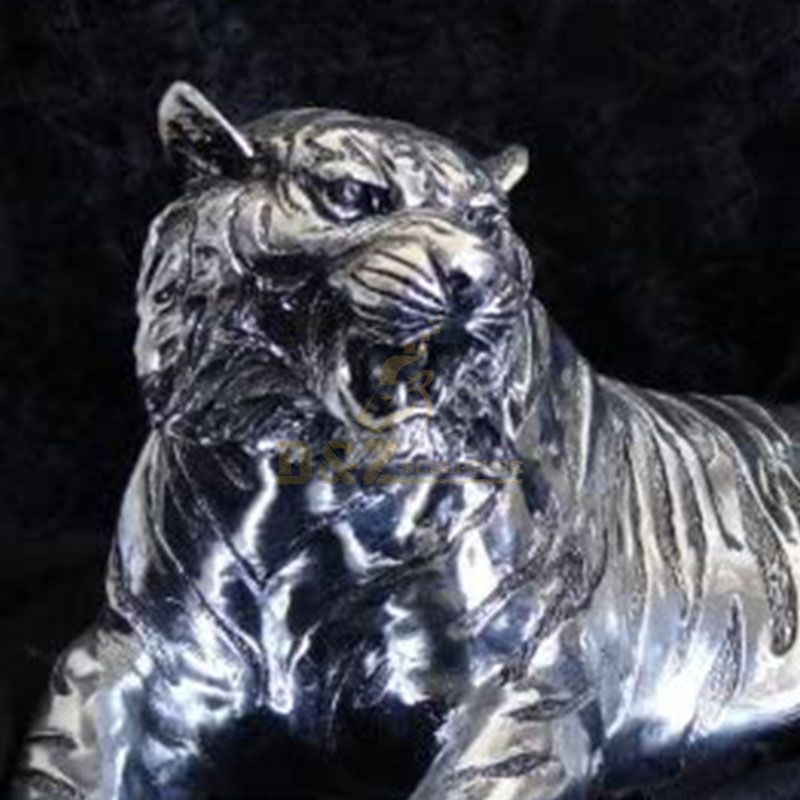 sitting tiger statue