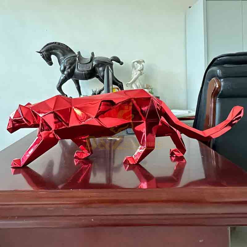 Bulk Custom Red Geometric Metal Cheetah Sculptures, Hotel Project DZ-550