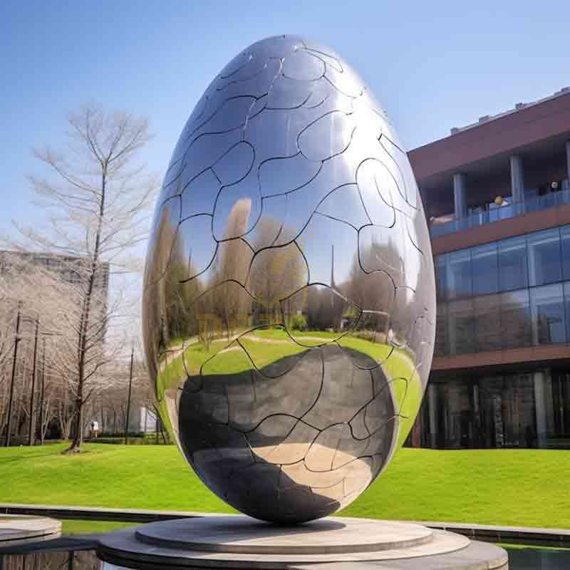 Giant egg sculpture: mirrored stainless steel with crack design DZ-554