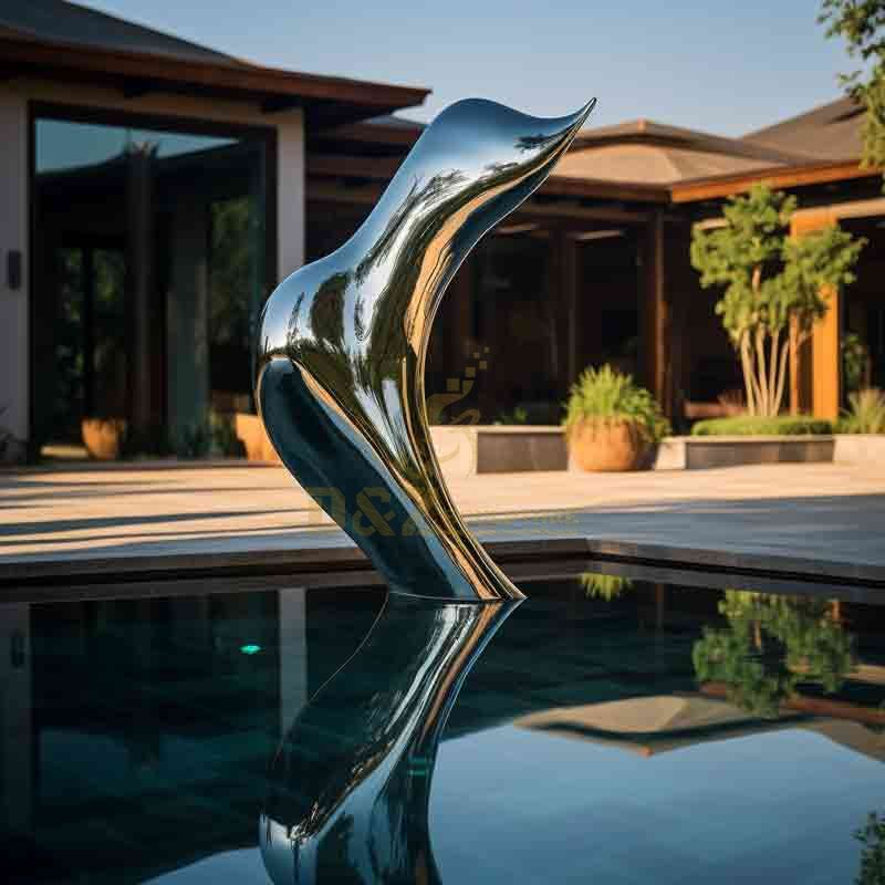 mirror stainless steel sculpture