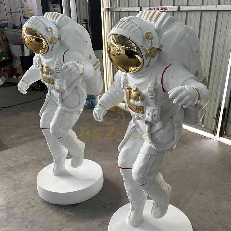 White Life Size Astronaut Sculpture for Sale DZ-625