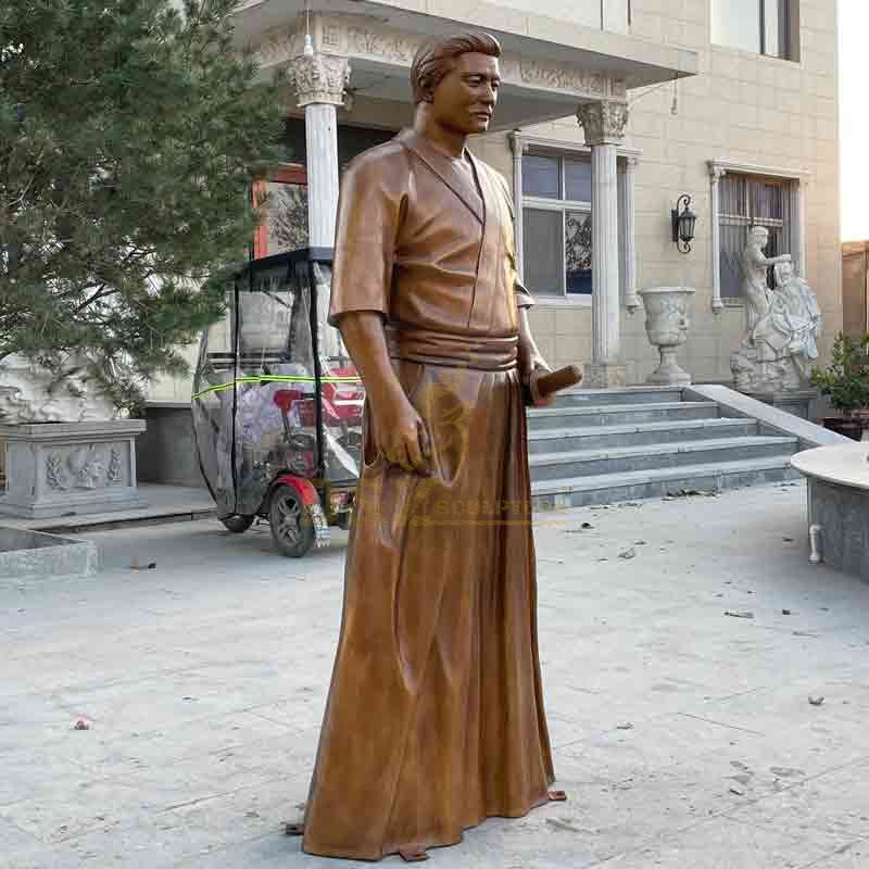 Judo statue