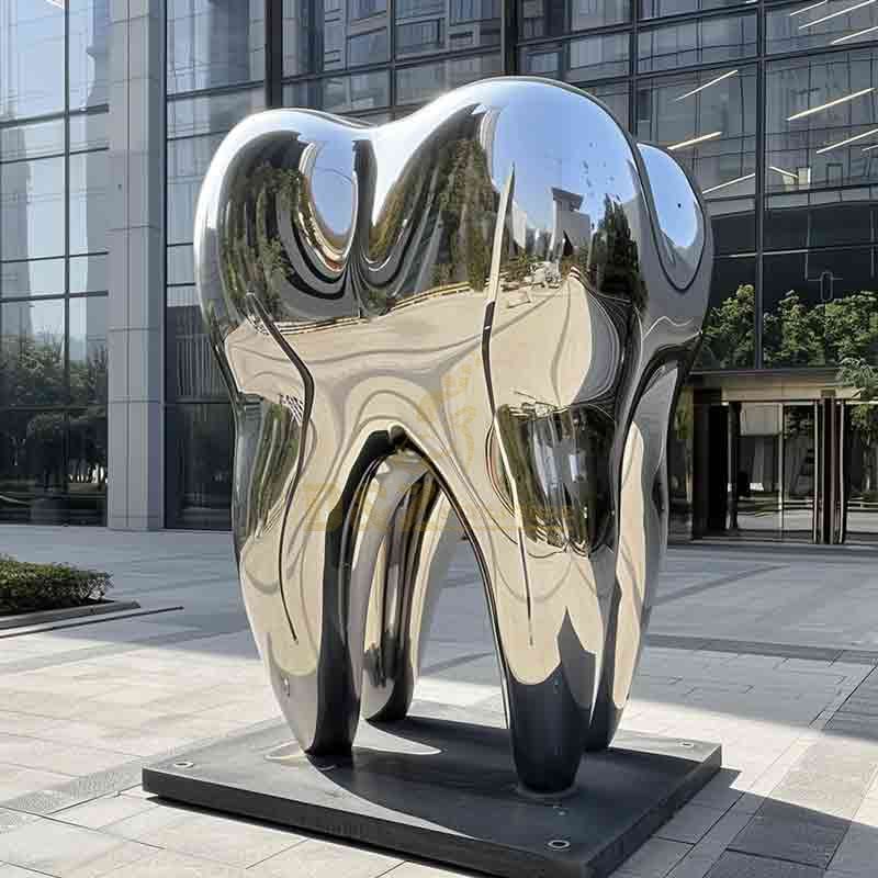 mirror stainless steel sculpture