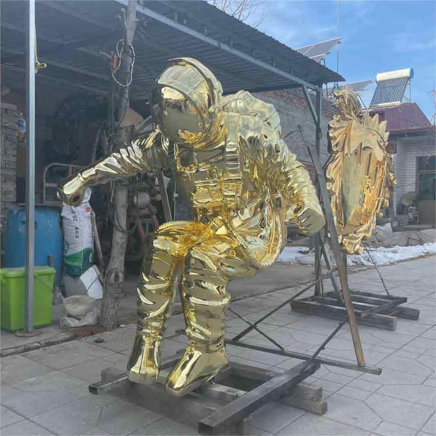 Life size fiberglass golden astronaut statue for sale DZ-487