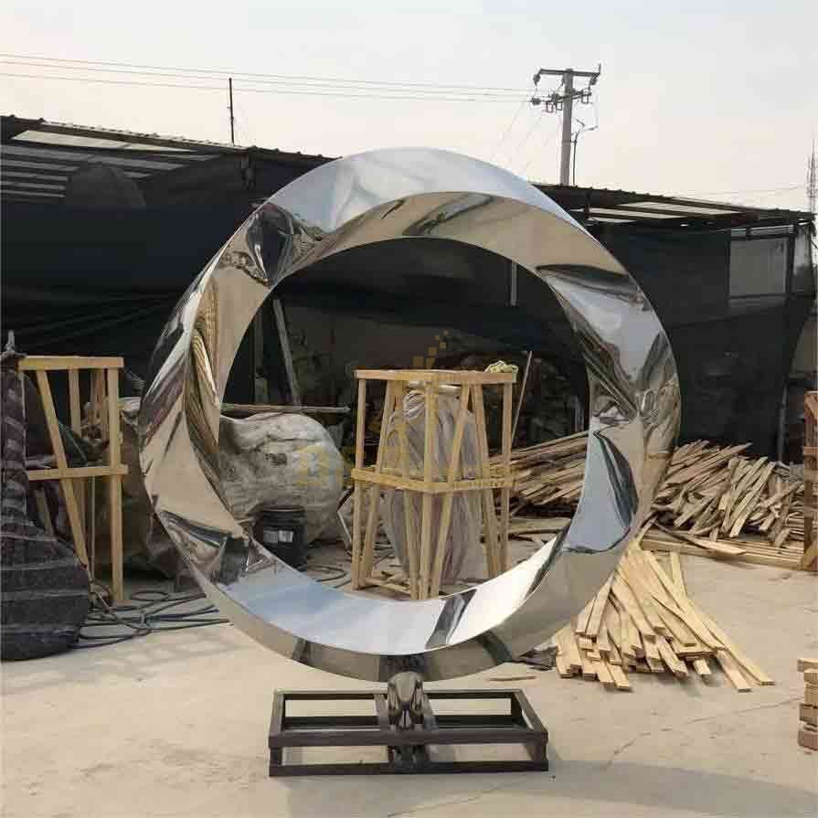 Custom mirrored stainless steel metal circle sculpture - Mobius ring design DZ-536