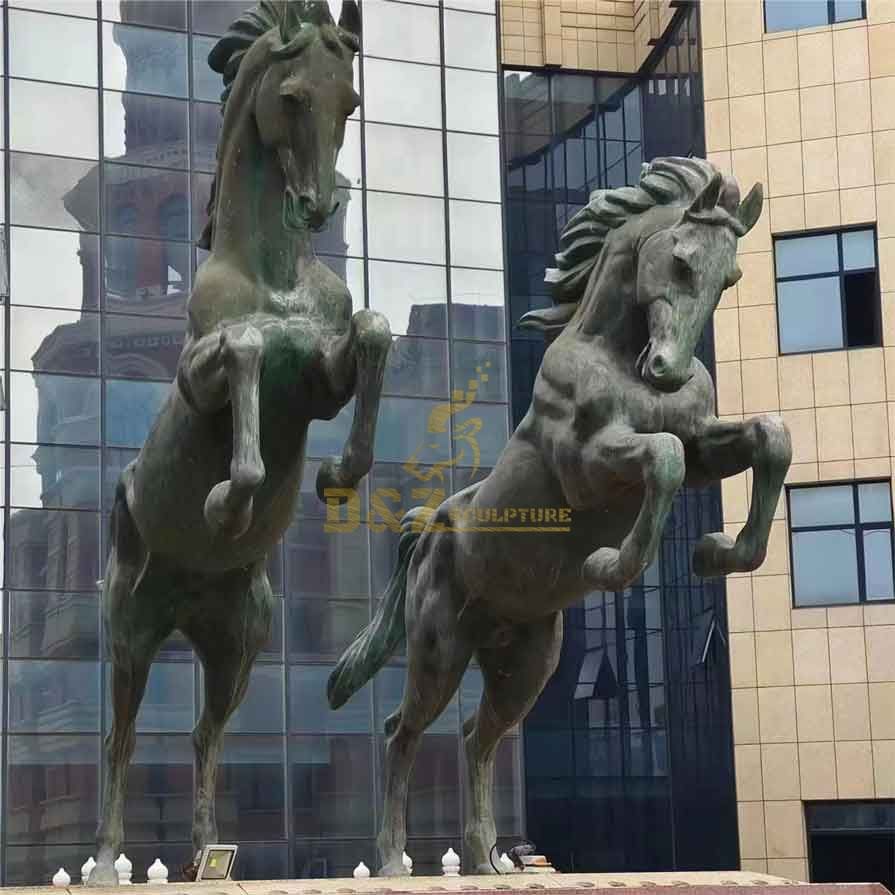 30 Horse Sculptures: The Perfect Combination of Strength and Grace