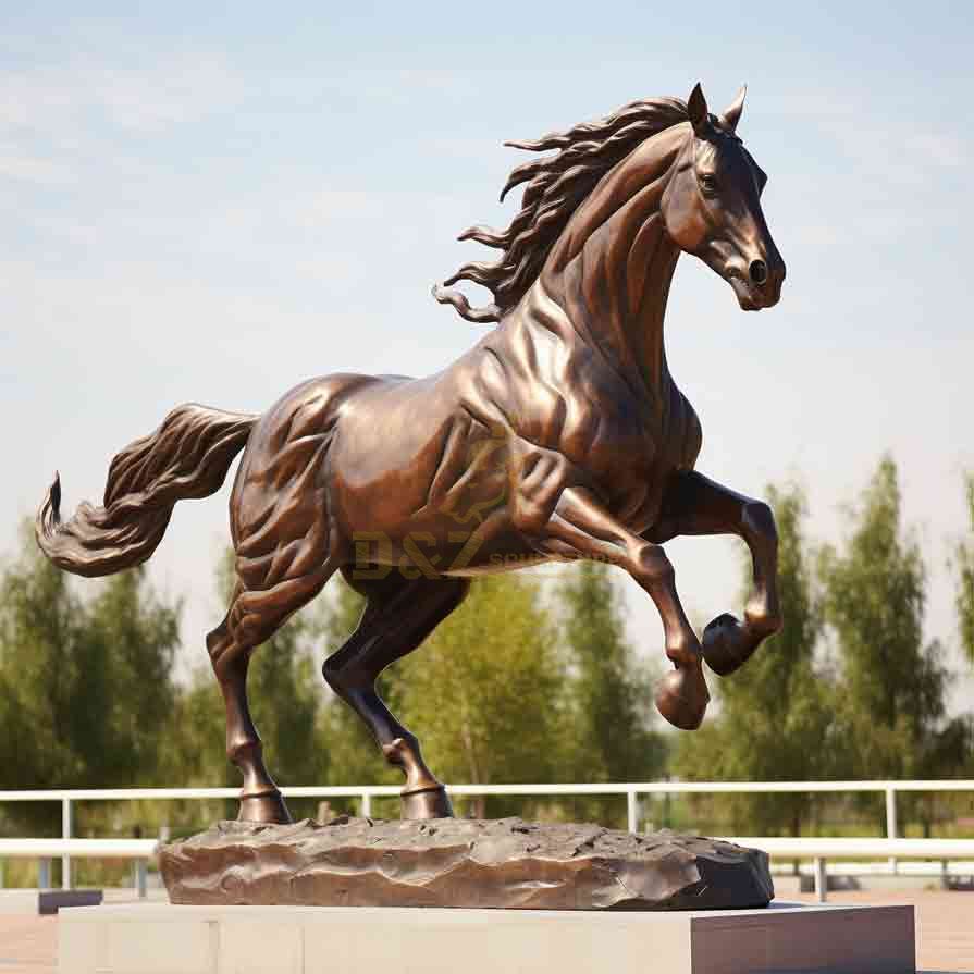 30 Horse Sculptures: The Perfect Combination of Strength and Grace