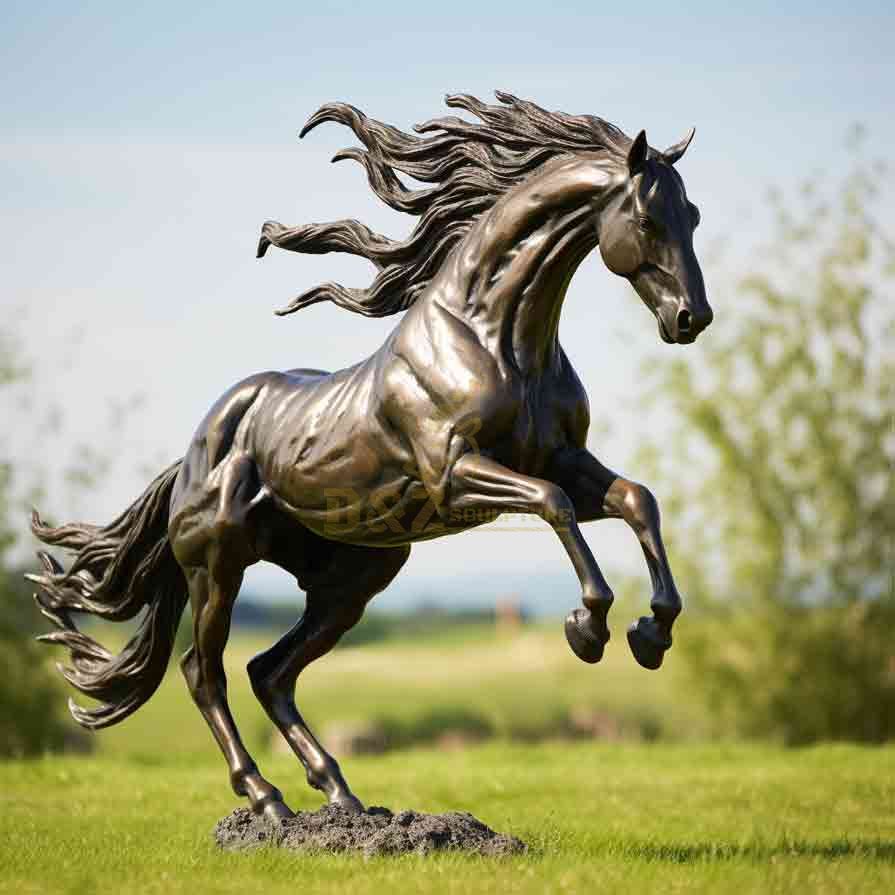 30 Horse Sculptures: The Perfect Combination of Strength and Grace