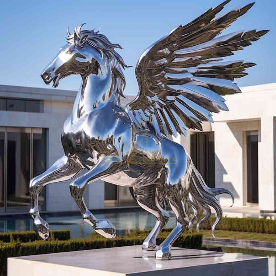 30 Horse Sculptures: The Perfect Combination of Strength and Grace