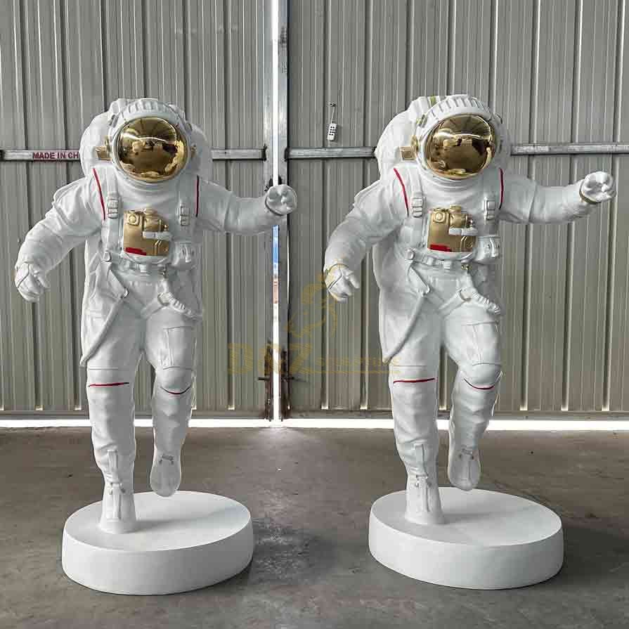 White Life Size Astronaut Sculpture for Sale DZ-625