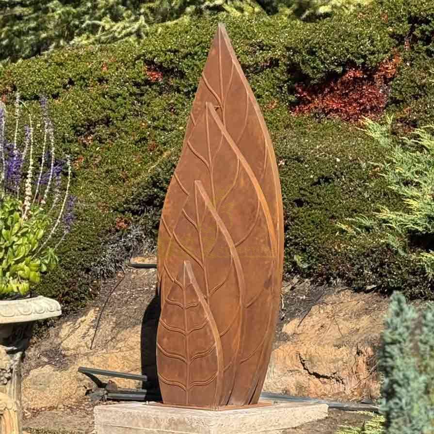 Outdoor Corten steel leaf sculpture on stand DZ-638